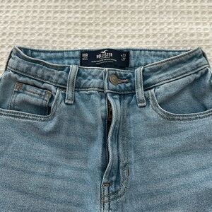 Hollister- Ultra high rise vintage straight jeans size 00R